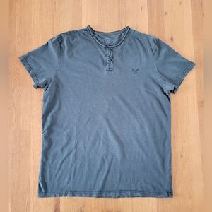 Mens size xl AE short sleeve shirt